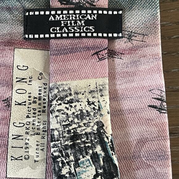 King Kong Silk Necktie 1992 RKO Pictures 60" x 4" American Film Classics Movie - Picture 4 of 7